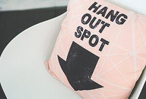 подушка с принтом